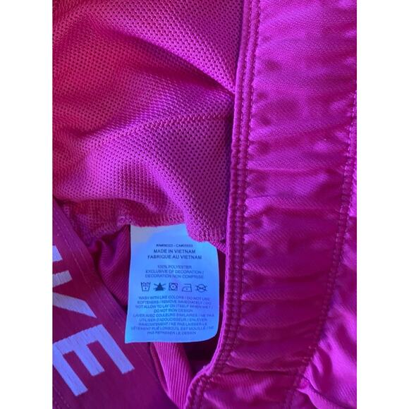 Nike Dri Fit Shorts Pink Pull On Women’s Medium 5” Pockets - Picture 7 of 7